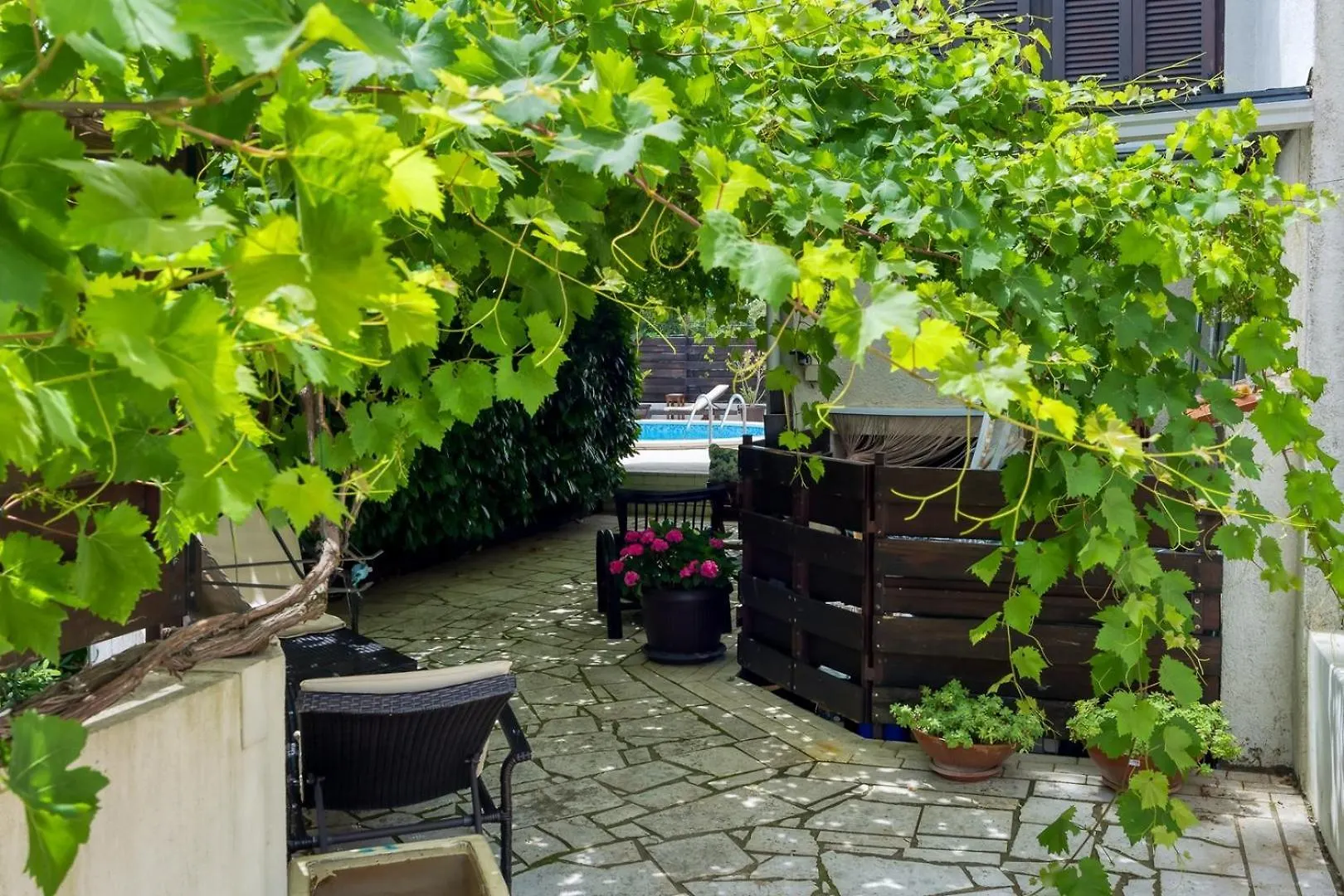 Villa Betiga Mednjan Guest house